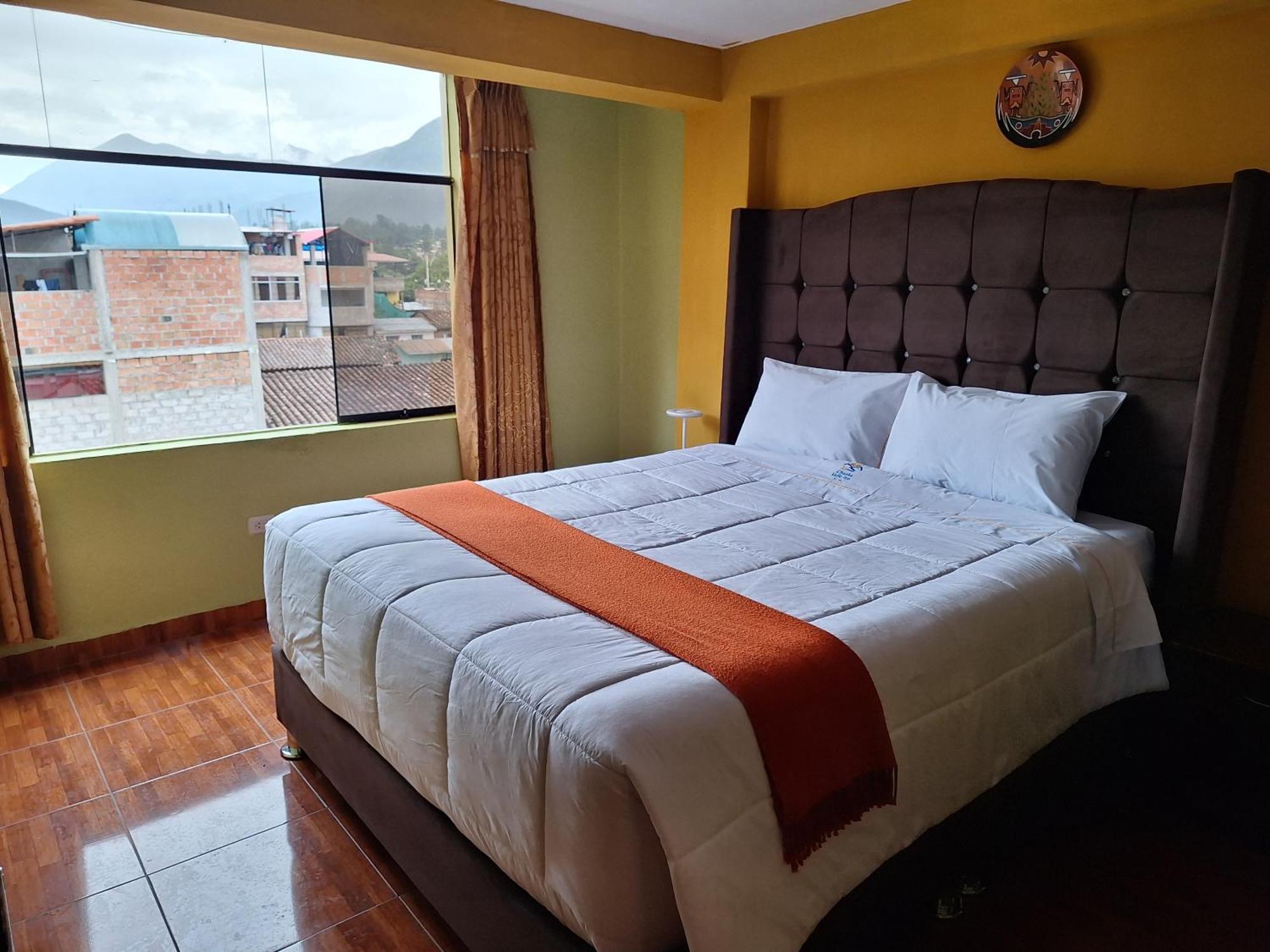 Chaska Valle Inn Urubamba Bagian luar foto